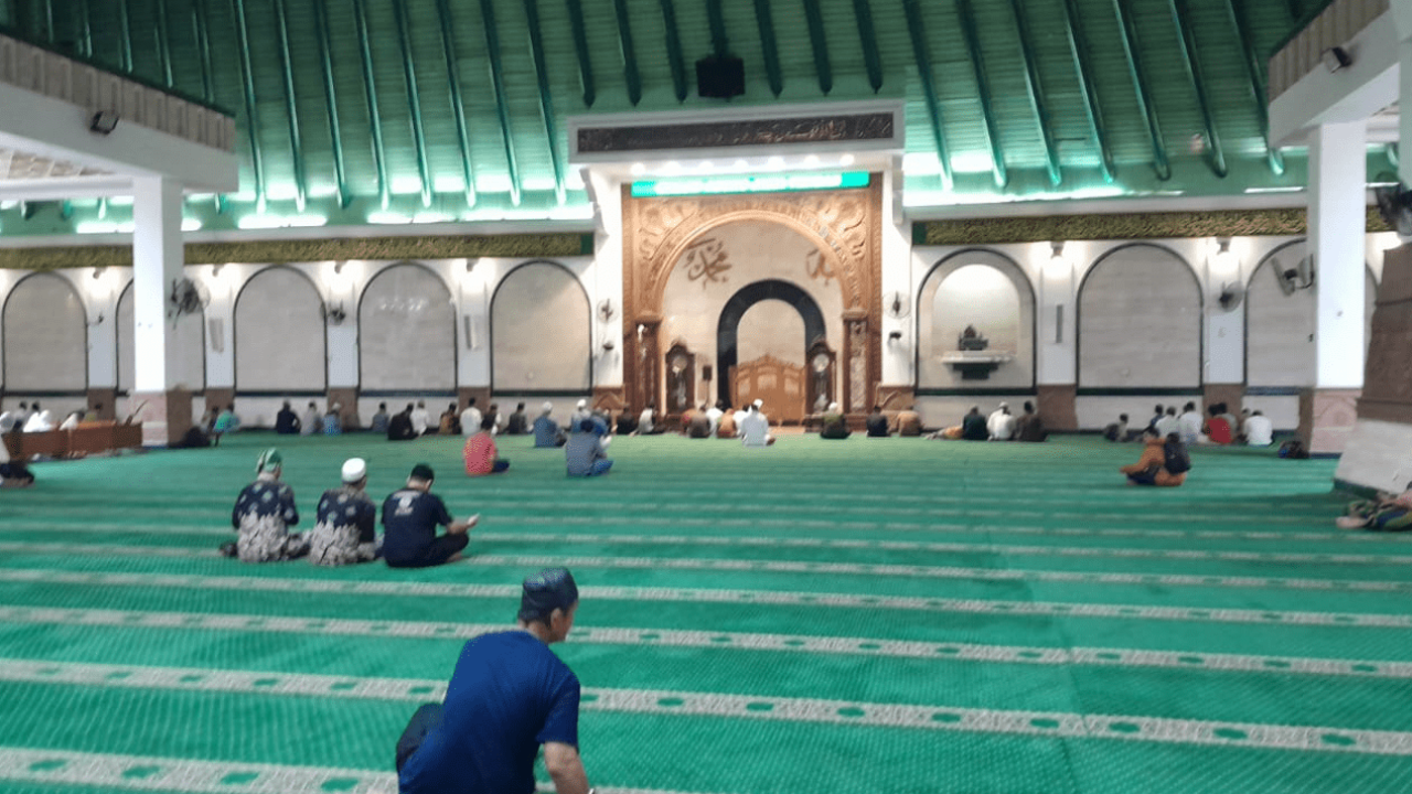 Sketsa Serba-Serbi Sholat Subuh (27) ; Tip Sholat Subuh Berjemaah di Mesjid.